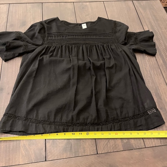 Old Navy Black Peasant Top - Picture 2 of 8